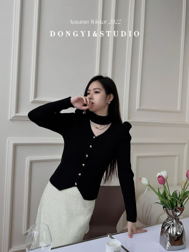 2026 가을 새로운 여성 켜기 프랑스식 슬림해 보이는 품격 홀로우 아웃 행침 목 니트 스웨터 싱글 줄 버튼 V넥 맨위 상세 이미지 34