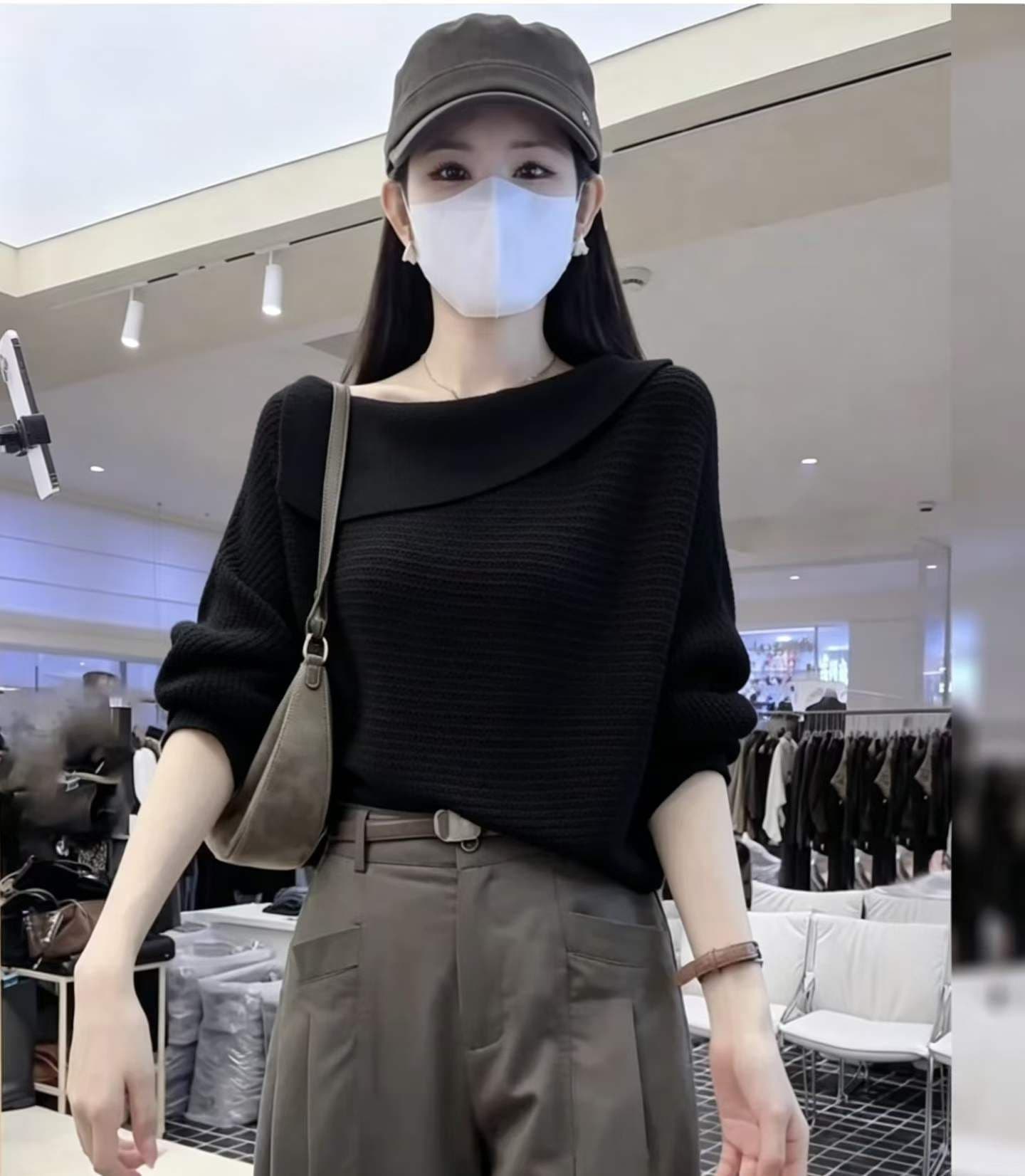 2026 가을 새로운 오프숄더 폴로 칼라 홀로우 아웃 슬림해 보이는 풀오버 긴팔 상세 이미지 3