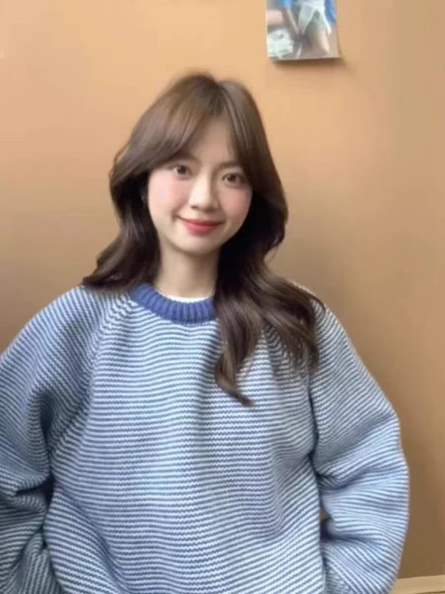 한 부서 레트로 배색 스트라이프 파란색 스웨터 여자 가을 겨울철 새로운 루즈핏 느긋한 2026 새로운 니트 맨위