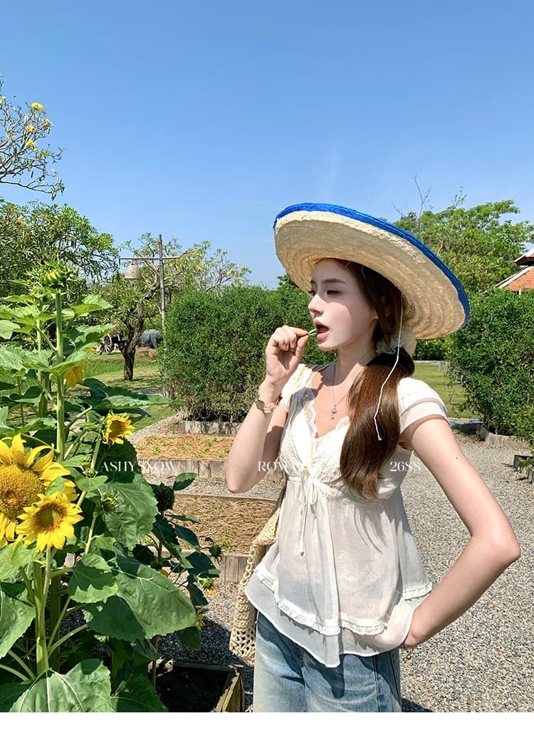 있음 선적 레이스 조각 작은 날다 소매 마이크로 ~을 통해 쇼트 스타일 인형 셔츠 주간 실크 장난기 넘치는 소녀 품격 V 넥 셔츠 상세 이미지 9