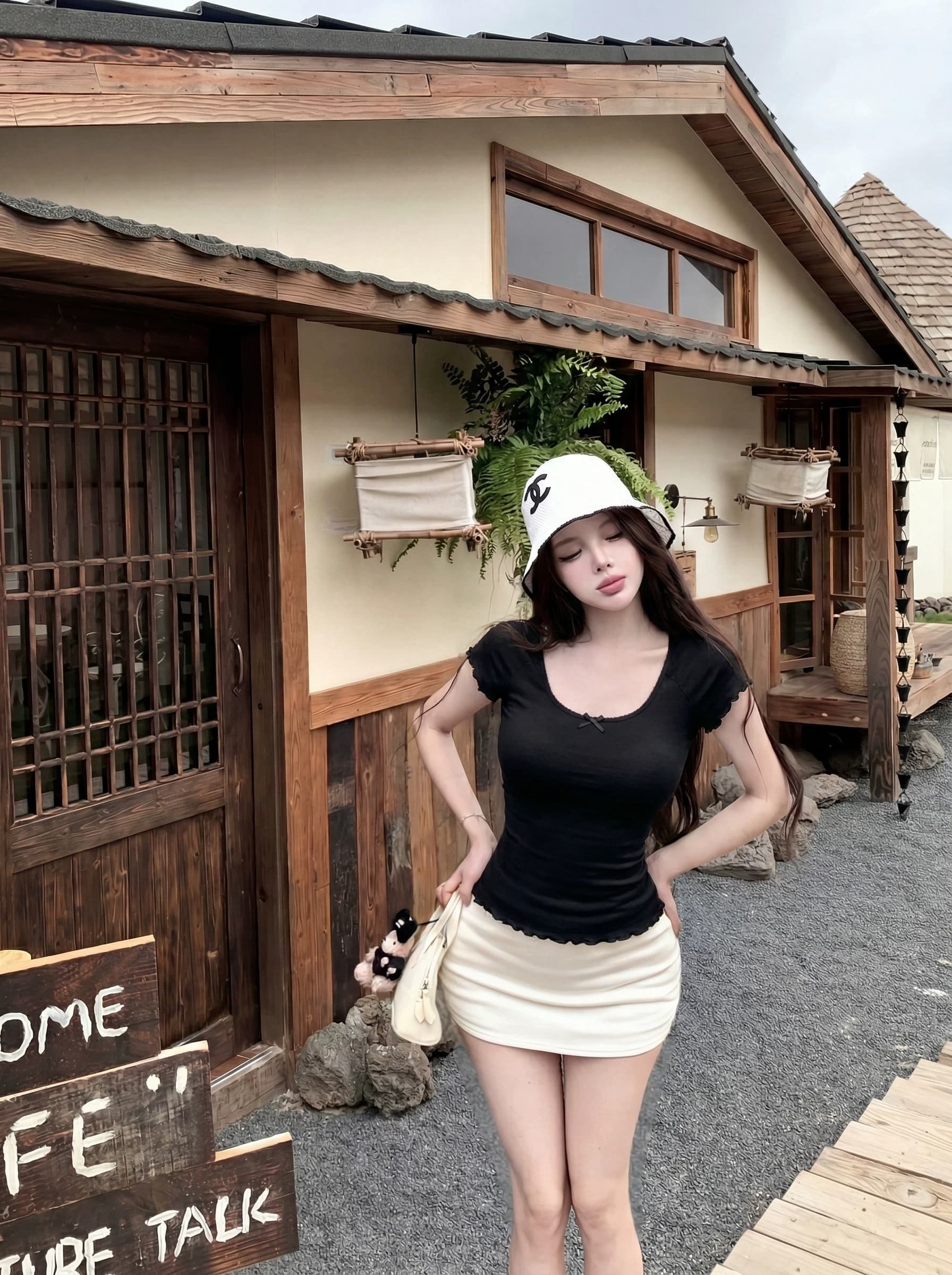 순수한 욕망 달콤한 매운맛 u 칼라 반팔 티셔츠 여성 여름 2026 새로운 단색 맨위 상세 이미지 6