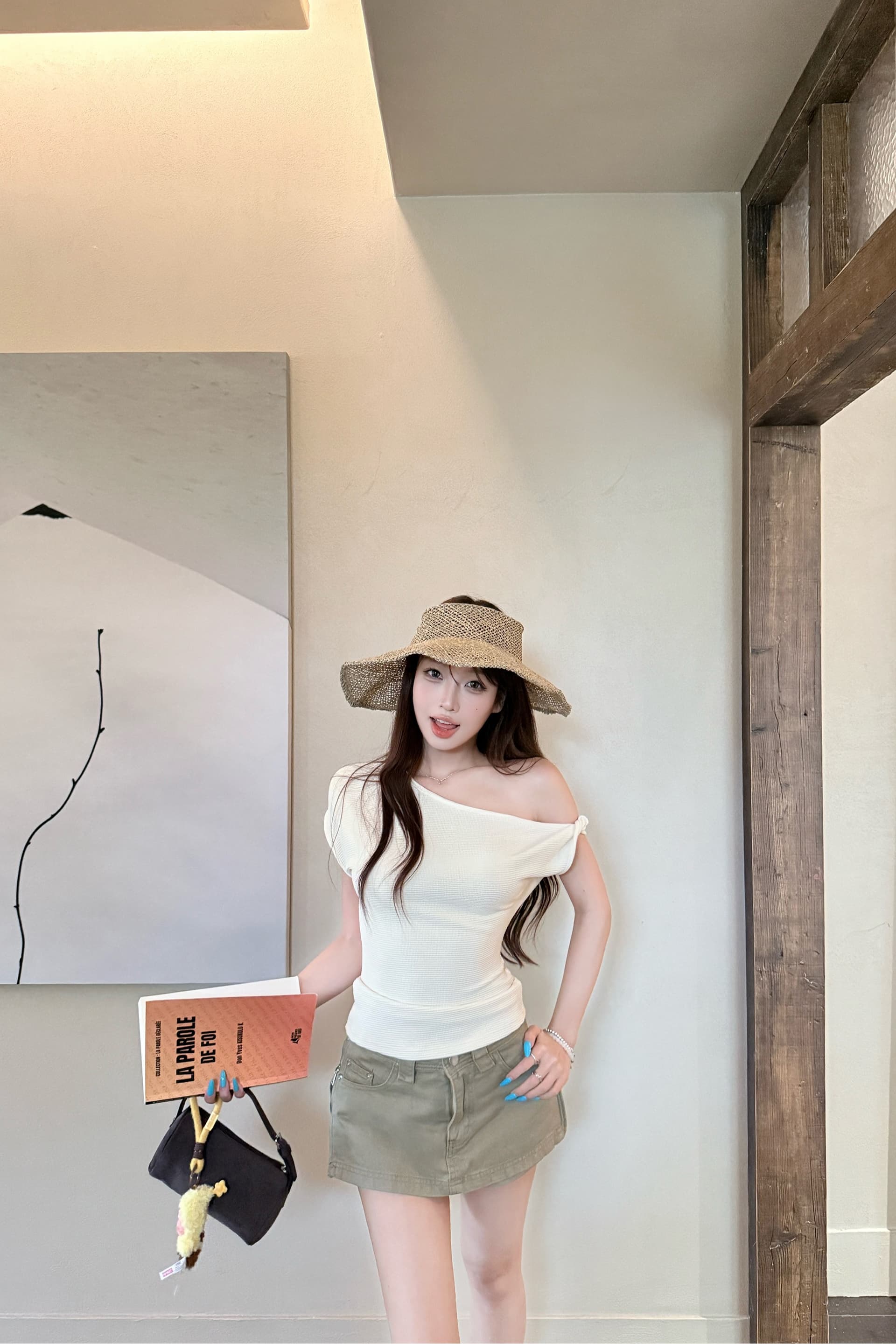 순수한 욕망 오프숄더 맨위 여성 여름 새로운 작은 대중 아름다운 비스듬한 어깨 몸매 가꾸기 반팔 티셔츠 이미지 5
