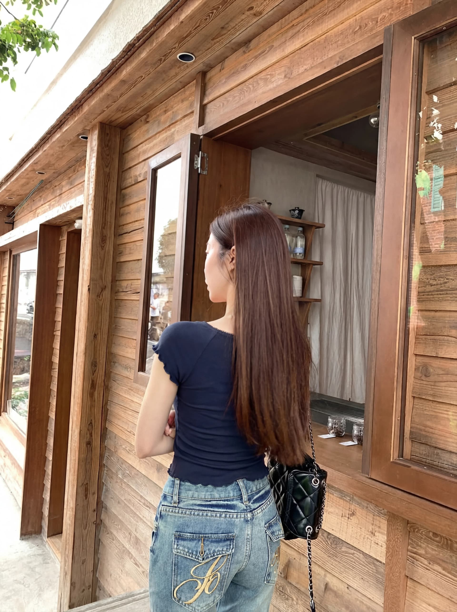여름 몸매 가꾸기 슬림해 보이는 라운드 넥 반팔 티셔츠 여성 상세 이미지 5