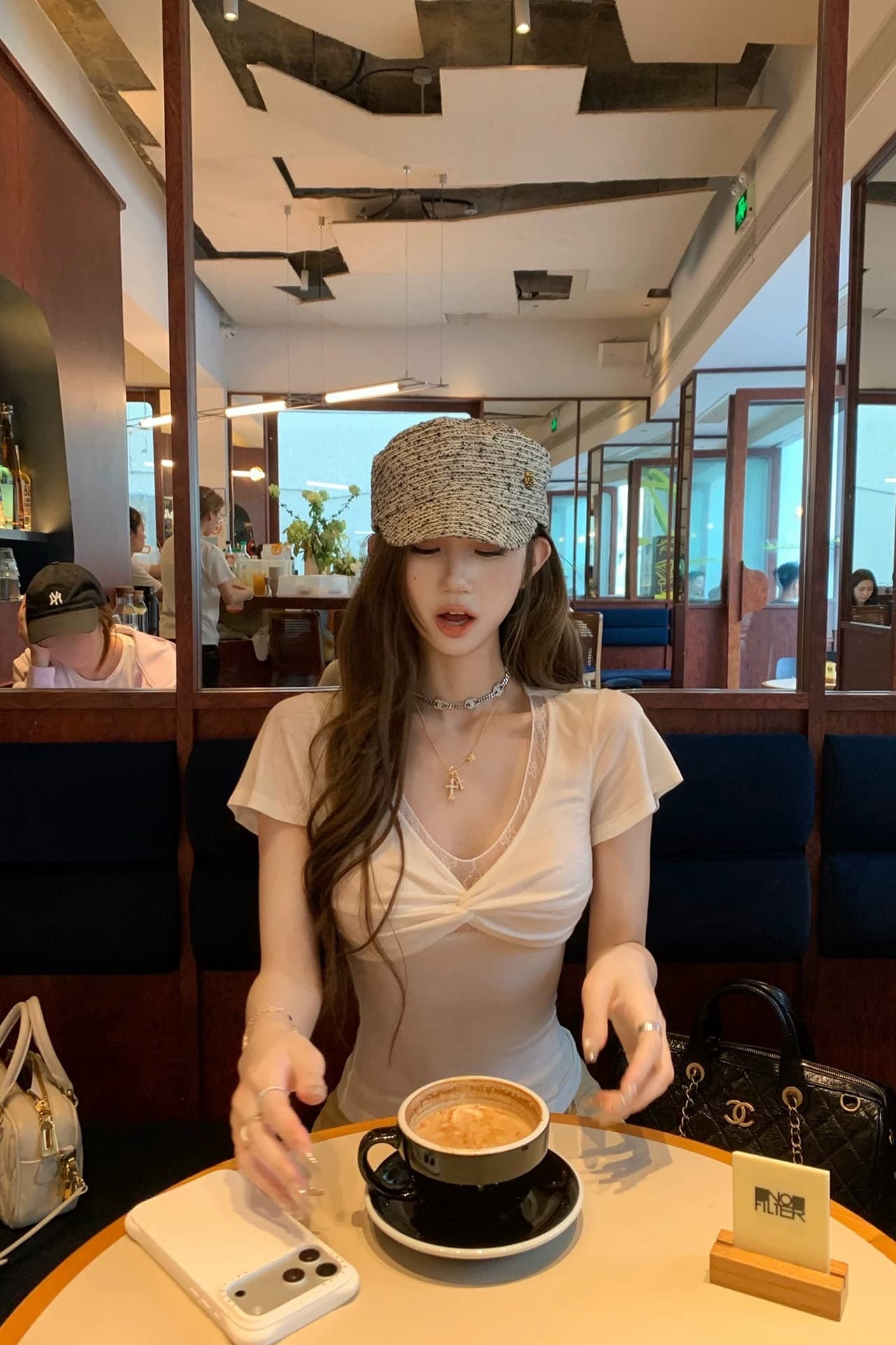 레이스 조각 V넥 비틀림 페이크 레이어드 반팔 티셔츠 여성 여름 새로운 몸매 가꾸기 핫걸 맨위 이미지 5