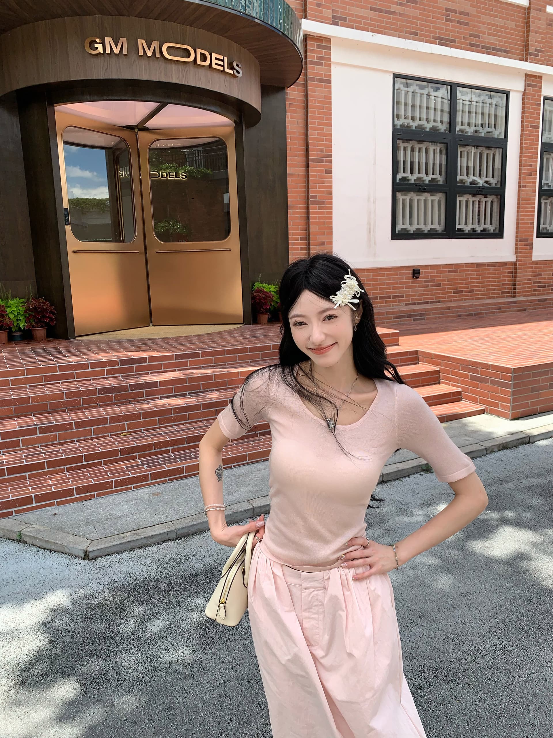 달콤한 핫걸 u 칼라 반팔 티셔츠 여성 여름 몸매 가꾸기 슬림해 보이는 만나는 맨위 이미지 2
