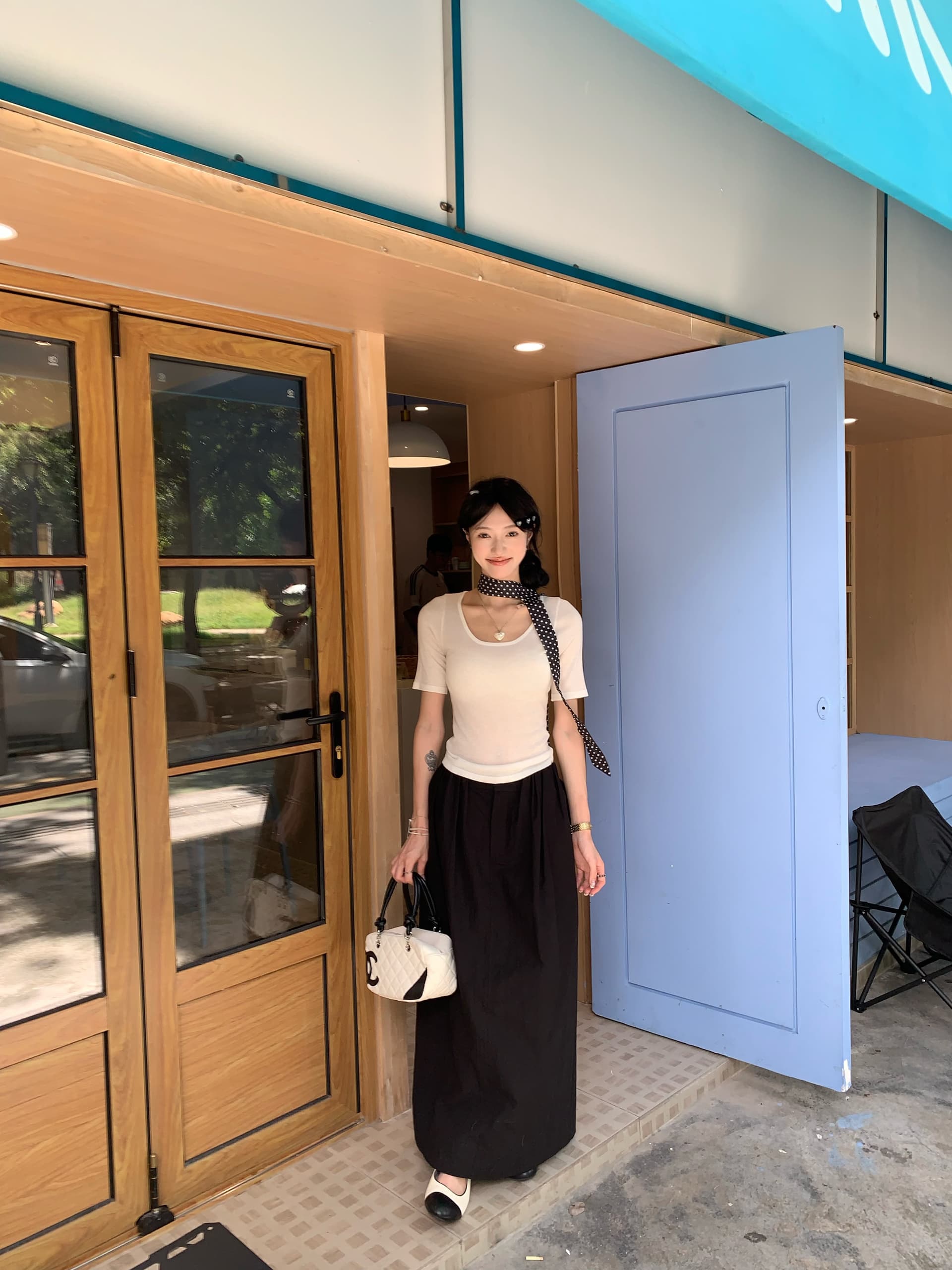 달콤한 핫걸 u 칼라 반팔 티셔츠 여성 여름 몸매 가꾸기 슬림해 보이는 만나는 맨위 상세 이미지 24