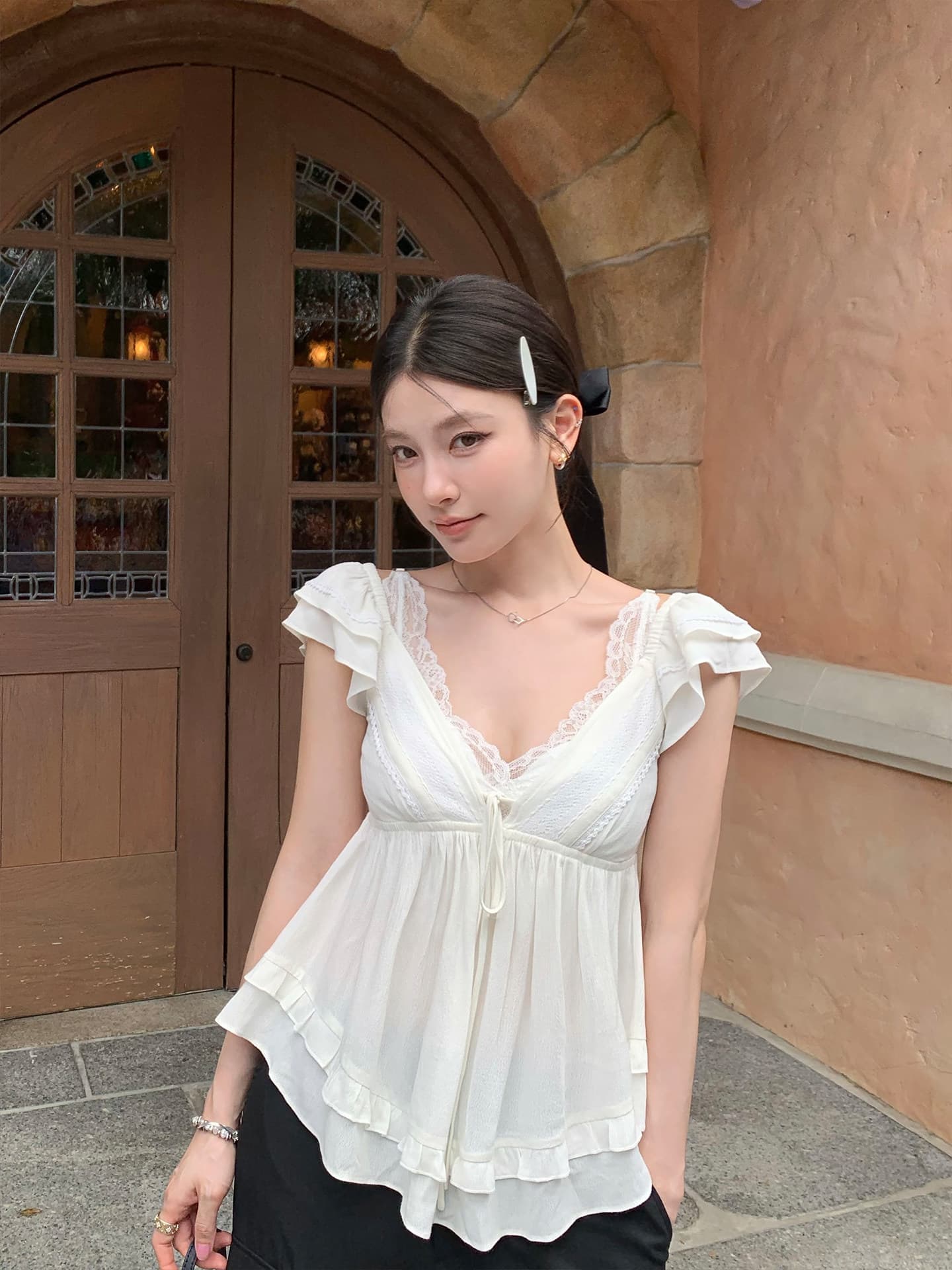 순수한 욕망 바람 V넥 화이트 Feifei 소매 여성 셔츠 여름 디자인 센스 작은 대중 슬림해 보이는 맨위 이미지 2