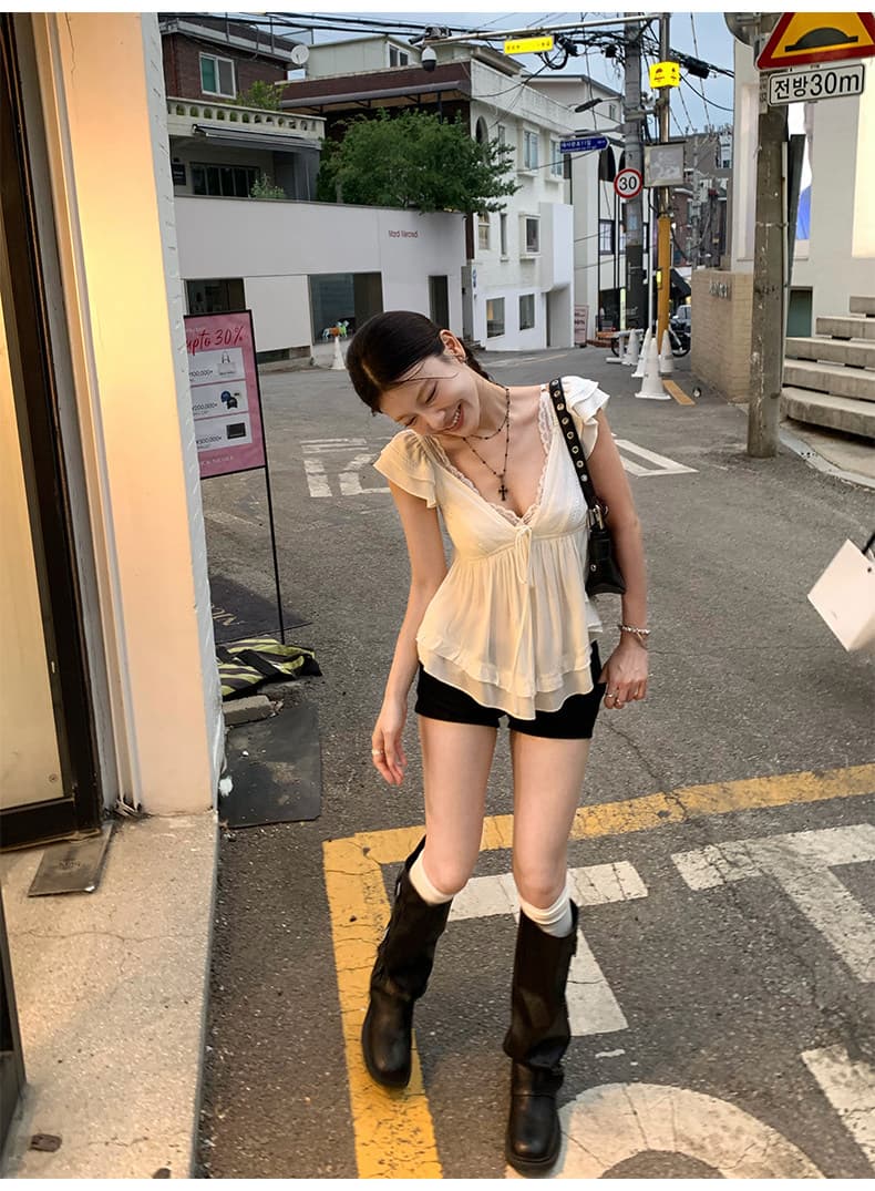 순수한 욕망 바람 V넥 화이트 Feifei 소매 여성 셔츠 여름 디자인 센스 작은 대중 슬림해 보이는 맨위 상세 이미지 4