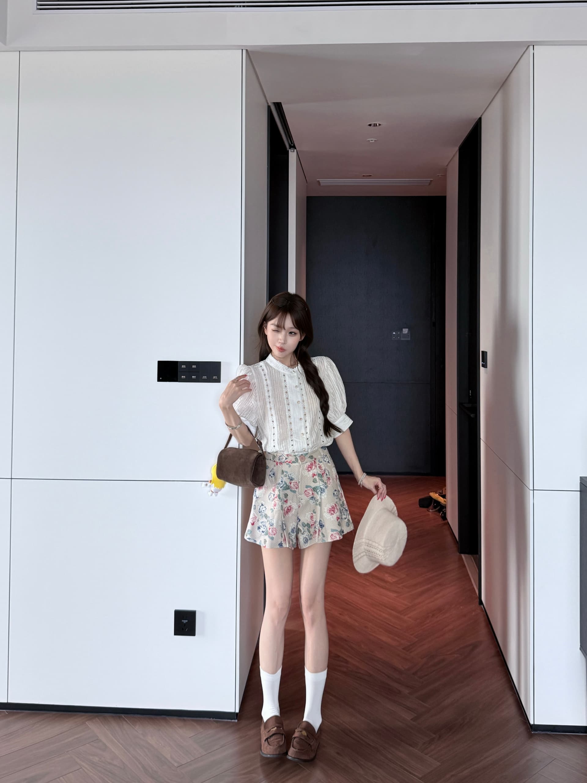 품격 슬림해 보이는 거품 소매 여성 셔츠 가을 프린트 루즈핏 반바지 투피스 세트 상세 이미지 15