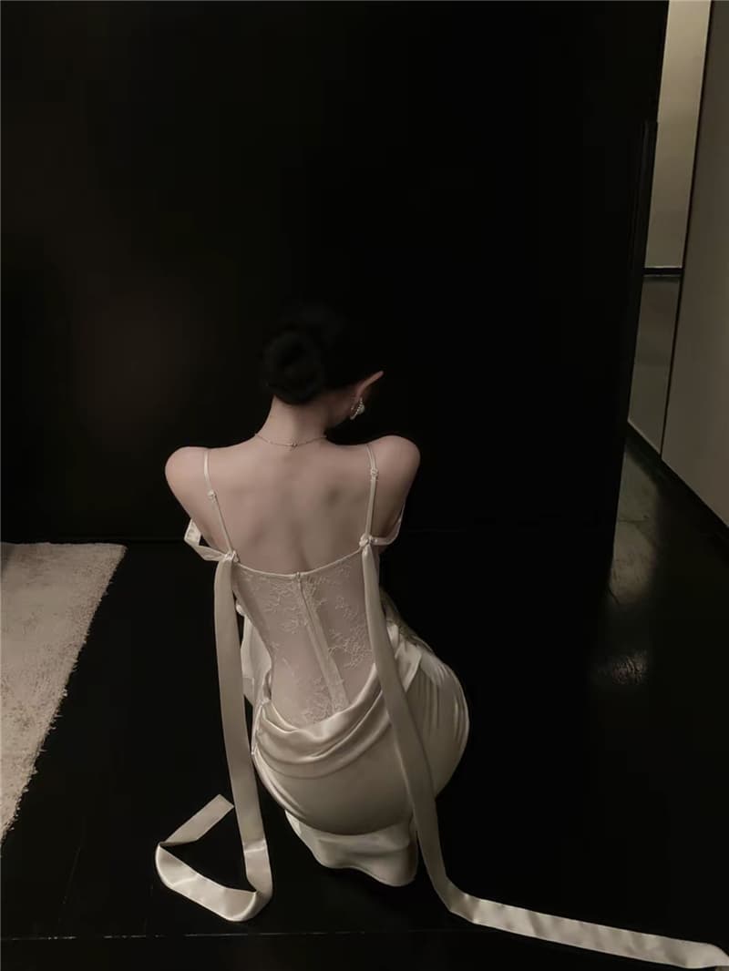 달 그림자 유리 흔들다 칼라 레이스 조각 슬립 드레스 펌프 Pleat 디자인 슬림해 보이는 새틴 롱 스커트 상세 이미지 2