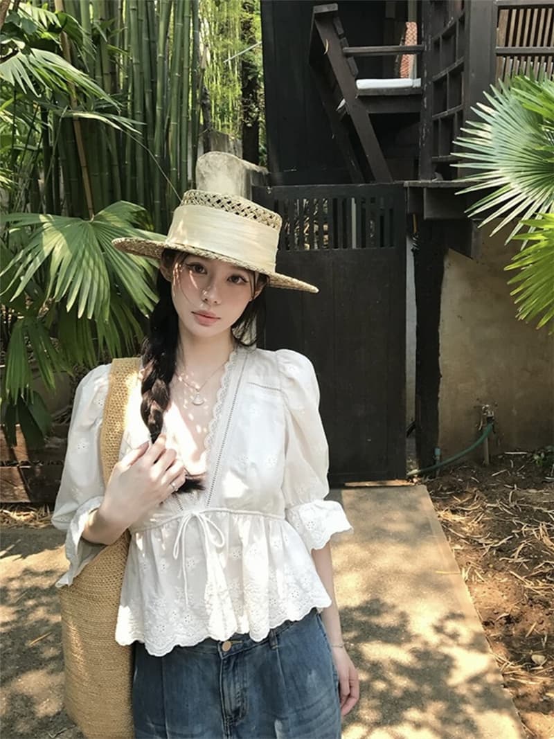 자수 레이스 나팔 소매 허리 수축 스트랩 7부 소매 작은 셔츠 디자인 센스 품격 V 넥 셔츠 상세 이미지 2