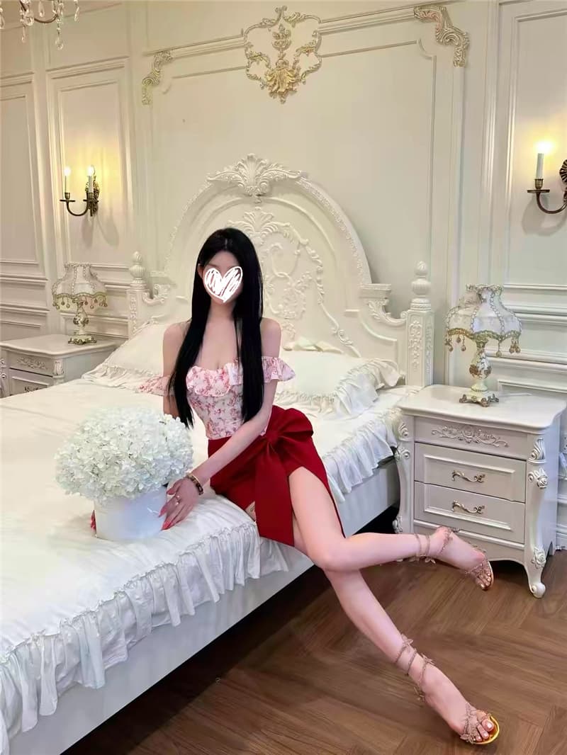 남자가없는 땅 장미 가져 가라. 딸기 프랑스식 달콤한 자매 부서 오프숄더 레이스 맨위 한 마디 빨간색 치마 세트 이미지 2