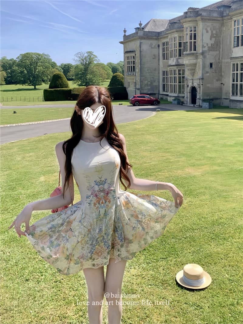 화이트 워터 여성 꽃 남자 소녀 라운드 넥 자수 조끼 여성 드레스 여름 프랑스식 고급 천 골드 센스 큰 진자 미니 스커트 상세 이미지 6