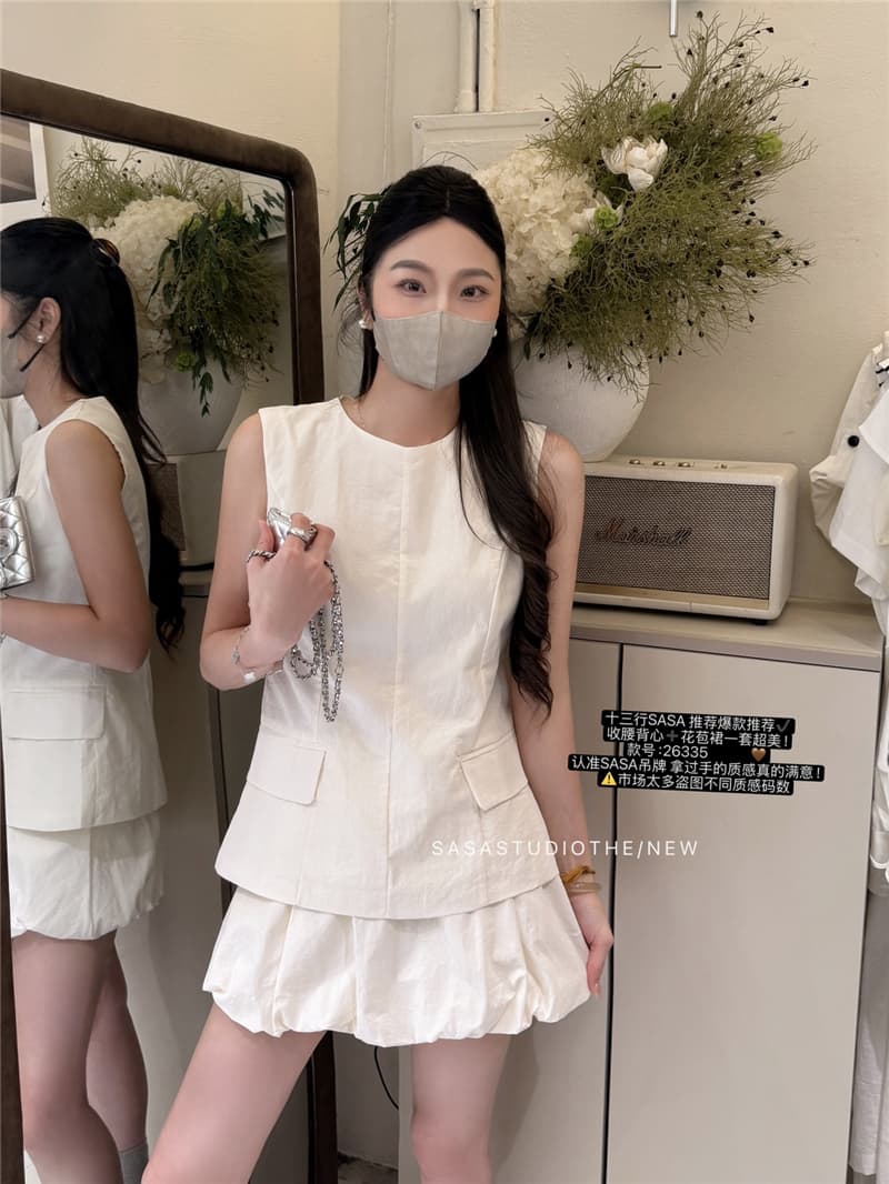 미니멀리즘 바람 민소매 허리 수축 조끼 맨위 꽃밭 나만의 것을 가져와 라. 안전 바지 안감 A라인 스커트 투피스 세트 세트 이미지 2