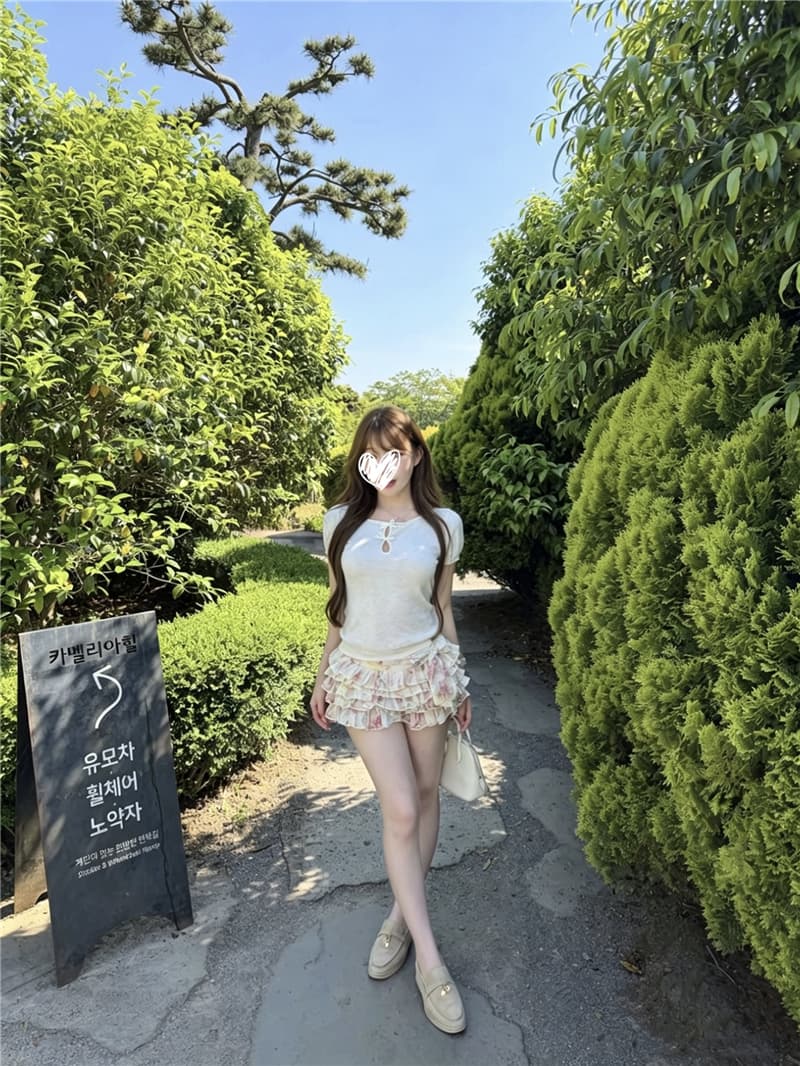 라운드 넥 나비 매듭 홀로우 아웃 자카드 슬림해 보이는 니트 반팔 티셔츠 여름 순수한 욕망 센스 슈퍼 잘 생긴 고유 한 맨위 여성 이미지 2