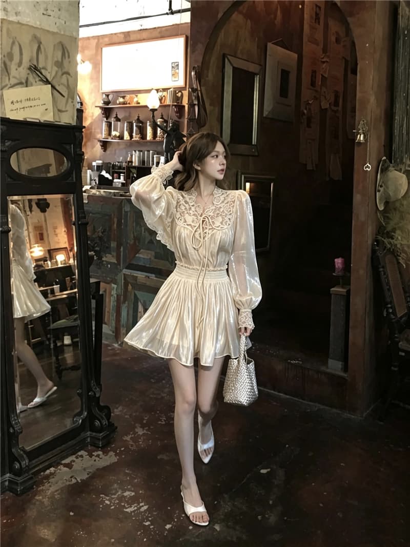 실사 정가 향기로운 백주 깃발 구슬 빛 새틴 부드러운 디자인 센스 패치워크 레이스 맨위 반신 스커트 투피스 세트 상세 이미지 2