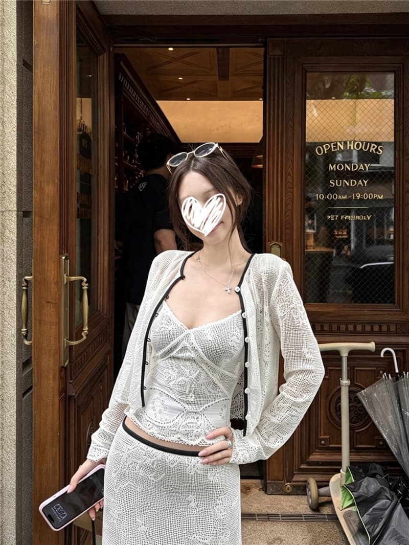 밤나무 코코아 향기로운 향 소녀 중년 홀로우 아웃 레이스 슬립 오픈 가디건 반신 스커트 세트 그룹 세 조각 여성 세트