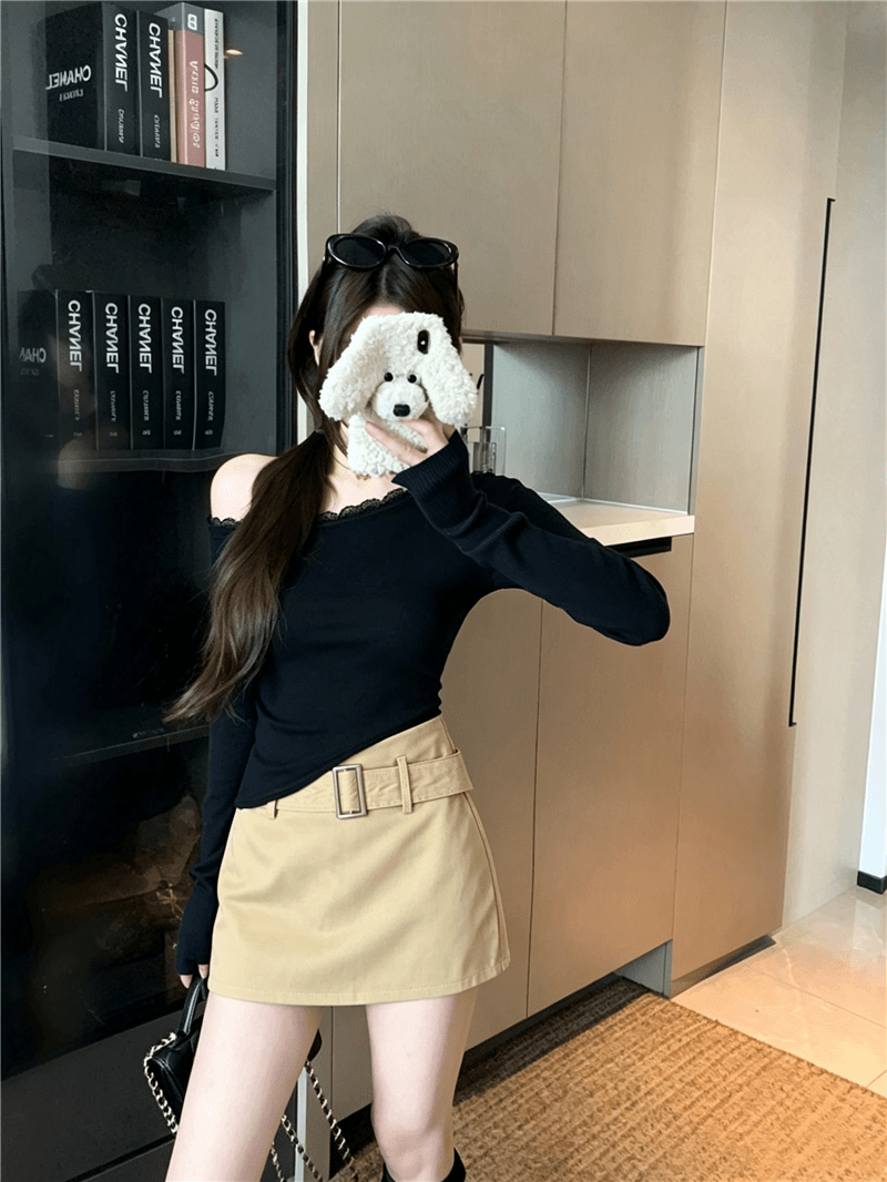 실사 정가 검정색 비스듬한 어깨 슬림해 보이는 품격 캐주얼 패션 맨위 카키 반신 스커트 벨트 포함 세트 이미지 3