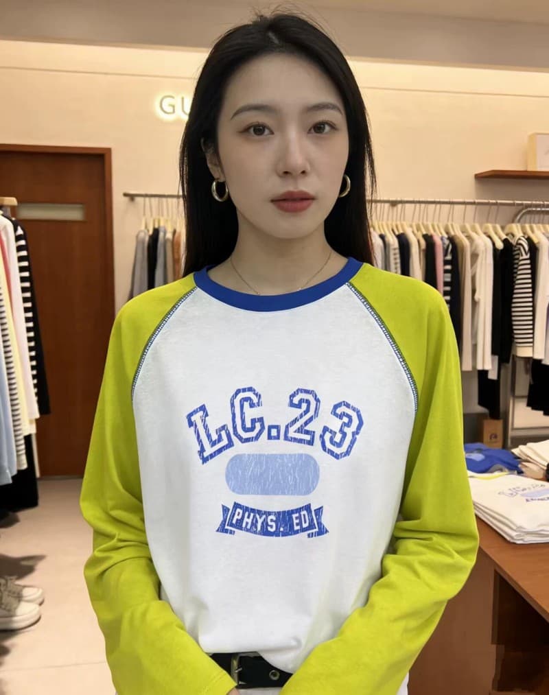 얼음 실크 자외선 차단 의류 여성 여름 얇은 스타일 느긋한 루즈핏 알파벳 프린트 긴팔 티셔츠 삽입 어깨 패치워크 색상 블라우스 맨위 이미지 3