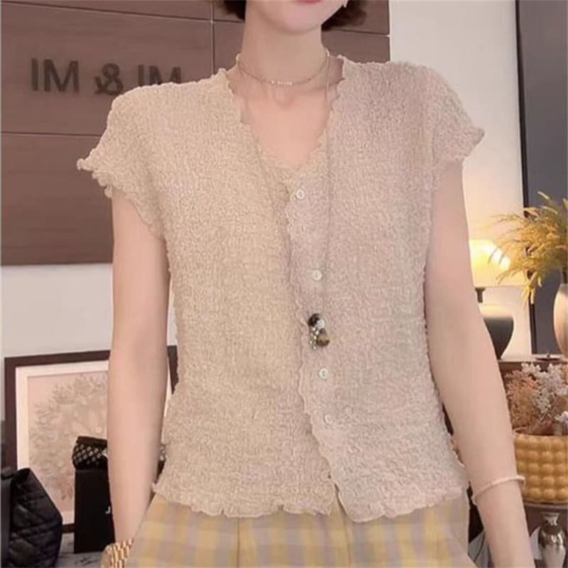 2026 여름 새로운 V넥 Feifei 소매 압력 주름 싱글 줄 버튼 얇고 가벼운 반팔 티셔츠 여성 셔츠 디자인 센스 품격 작은 셔츠 이미지 5