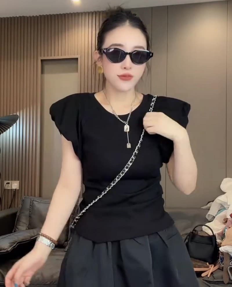 2026 슈퍼 화재 작은 날다 소매 티셔츠 여성 디자인 센스 주름 허리 수축 라운드 넥 맨위 여름 연령 감소 거품 소매 작은 셔츠 상세 이미지 7
