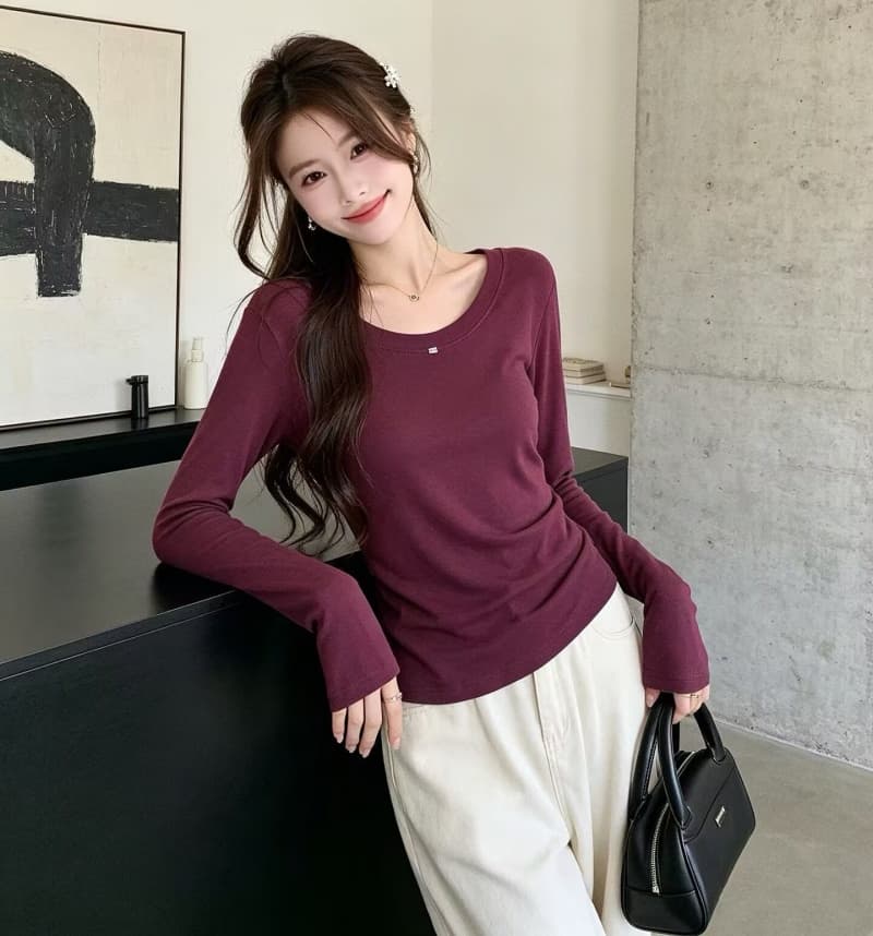 미니멀리즘 단색 다용도 라운드 넥 긴팔 티셔츠 여성 2026 가을 새로운 몸매 가꾸기 슬림해 보이는 인사이드 가져 가라. 기본 셔츠 맨위 상세 이미지 8