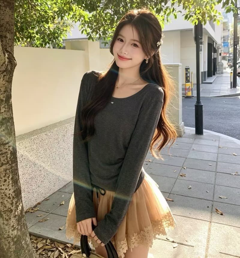 미니멀리즘 단색 다용도 라운드 넥 긴팔 티셔츠 여성 2026 가을 새로운 몸매 가꾸기 슬림해 보이는 인사이드 가져 가라. 기본 셔츠 맨위 상세 이미지 14