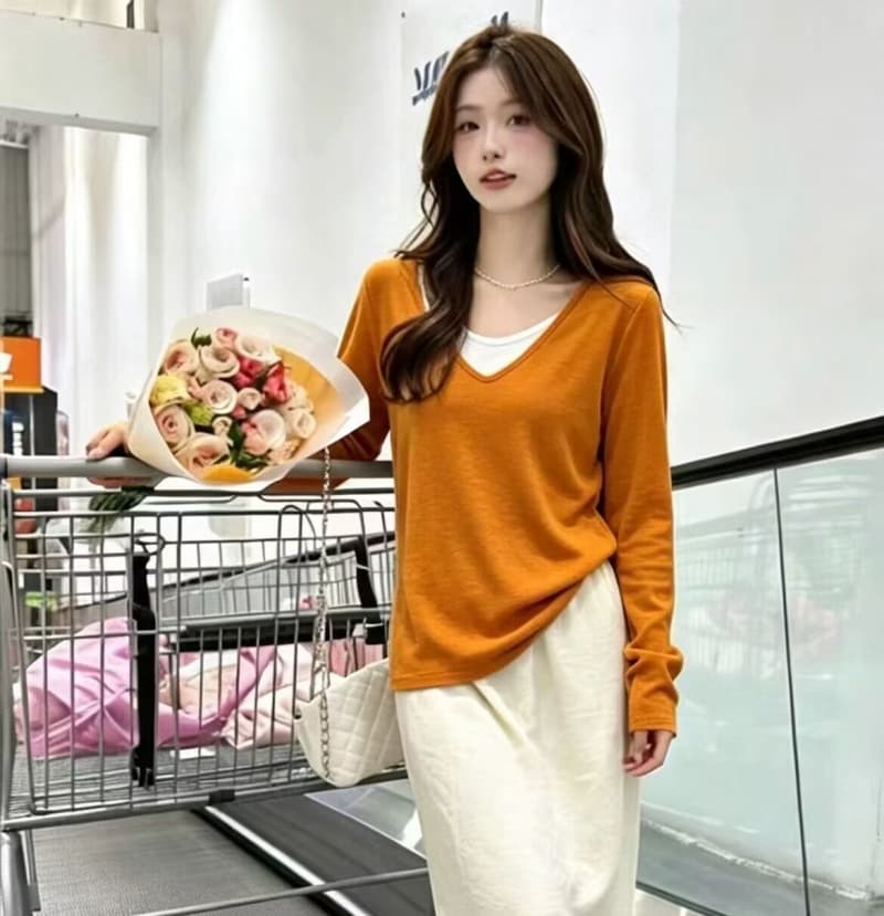 한 부서 느긋한 페이크 레이어드 배색 V넥 긴팔 티셔츠 여성 가을 새로운 루즈핏 캐주얼 느슨함 센스 만나는 맨위 상세 이미지 9