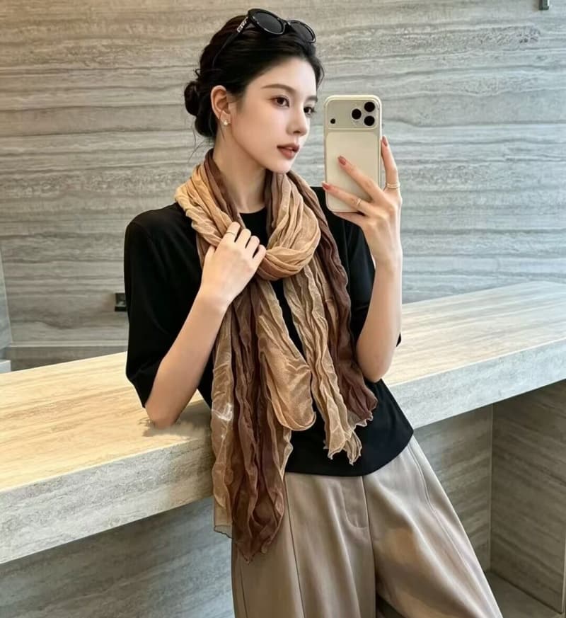 2026 이른 가을 새로운 프랑스식 라운드 넥 중간 소매 티셔츠 여성 패션 다용도 루즈핏 슬림해 보이는 맨위 여성 경기 스카프 상세 이미지 3