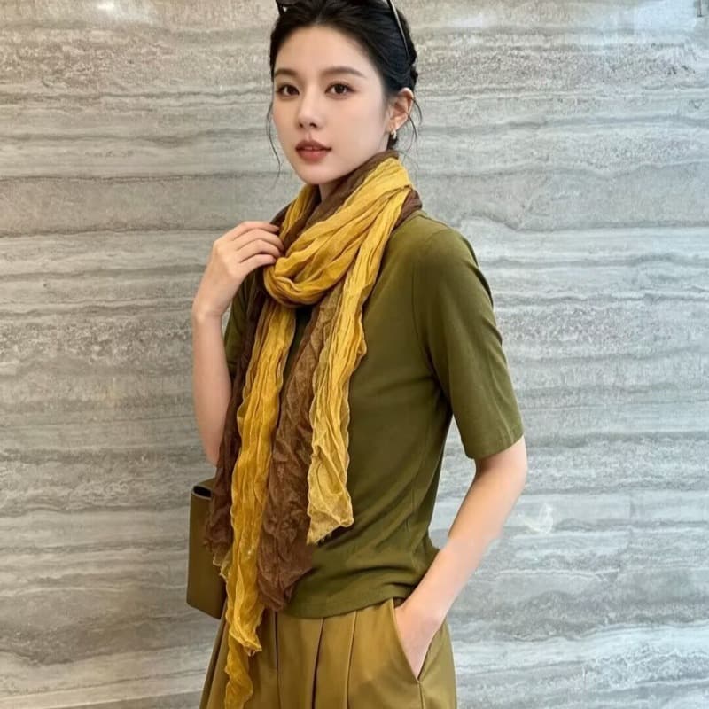 2026 이른 가을 새로운 프랑스식 라운드 넥 중간 소매 티셔츠 여성 패션 다용도 루즈핏 슬림해 보이는 맨위 여성 경기 스카프 이미지 5