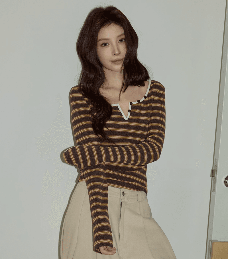 스트라이프 인사이드 가져 가라. 기본 셔츠 여성 202 가을 캐주얼 품격 몸매 가꾸기 슬림해 보이는 다용도 긴팔 V넥 티셔츠 맨위 이미지 4