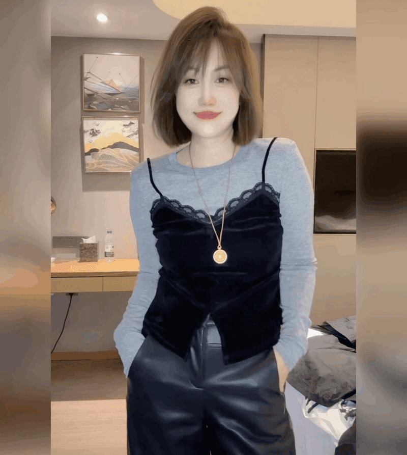 배색 페이크 레이어드 벨벳 슬립 패치워크 긴팔 티셔츠 2026 가을 새로운 세련된 외국 가스 슬림해 보이는 맨위 여성 상세 이미지 3
