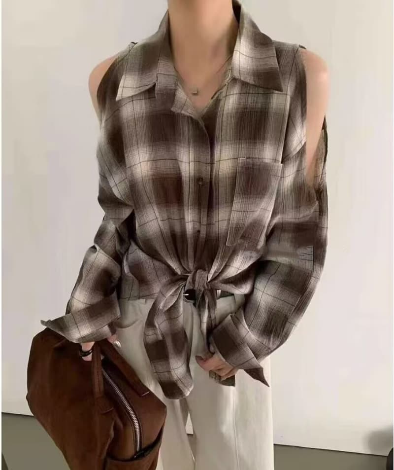 동대문 2026 년 이른 가을 새로운 품격 체크무늬 연령 감소 슬림해 보이는 다용도 한 부서 미니멀리즘 오프숄더 스트랩 셔츠