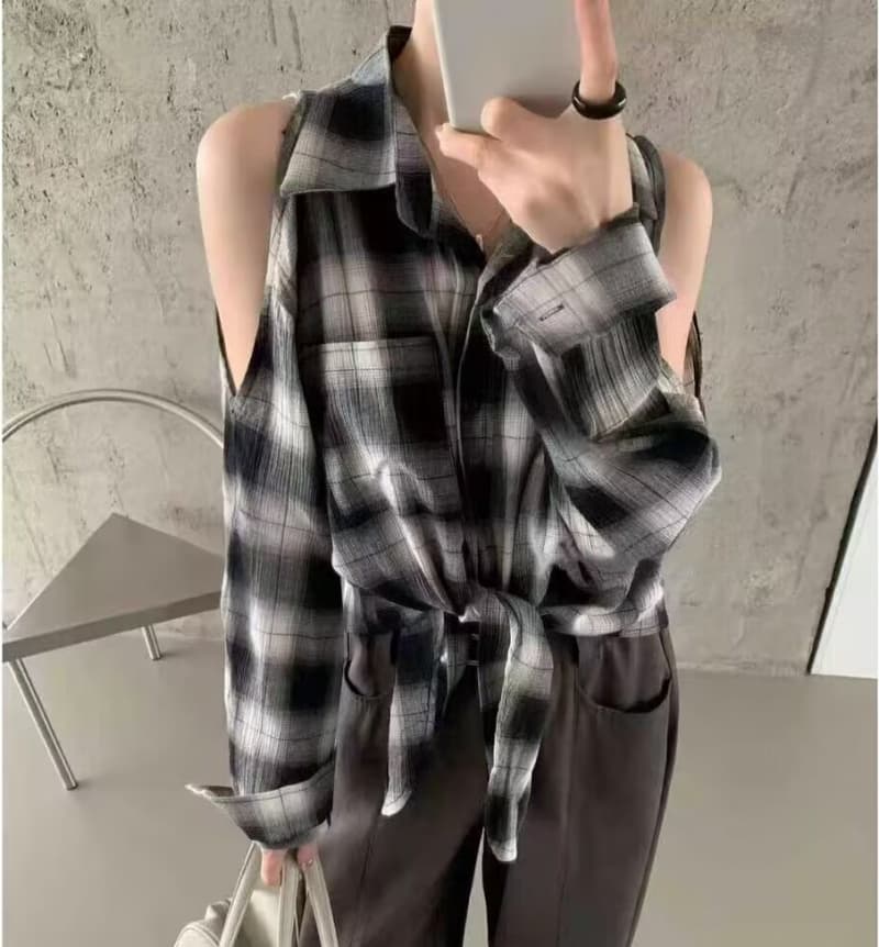 동대문 2026 년 이른 가을 새로운 품격 체크무늬 연령 감소 슬림해 보이는 다용도 한 부서 미니멀리즘 오프숄더 스트랩 셔츠 상세 이미지 2