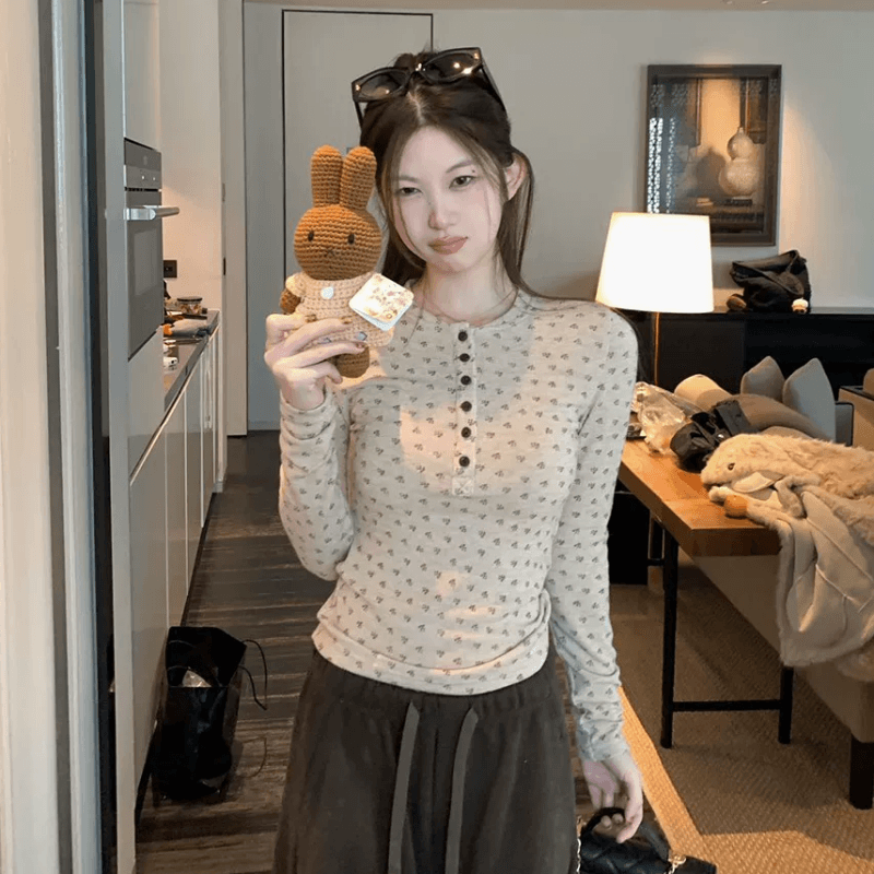 한 부서 레트로 헨리 칼라 단추 꽃무늬 티셔츠 여성 2026 가을 몸매 가꾸기 슬림해 보이는 다용도 풀오버 기본 셔츠 ins 이미지 4