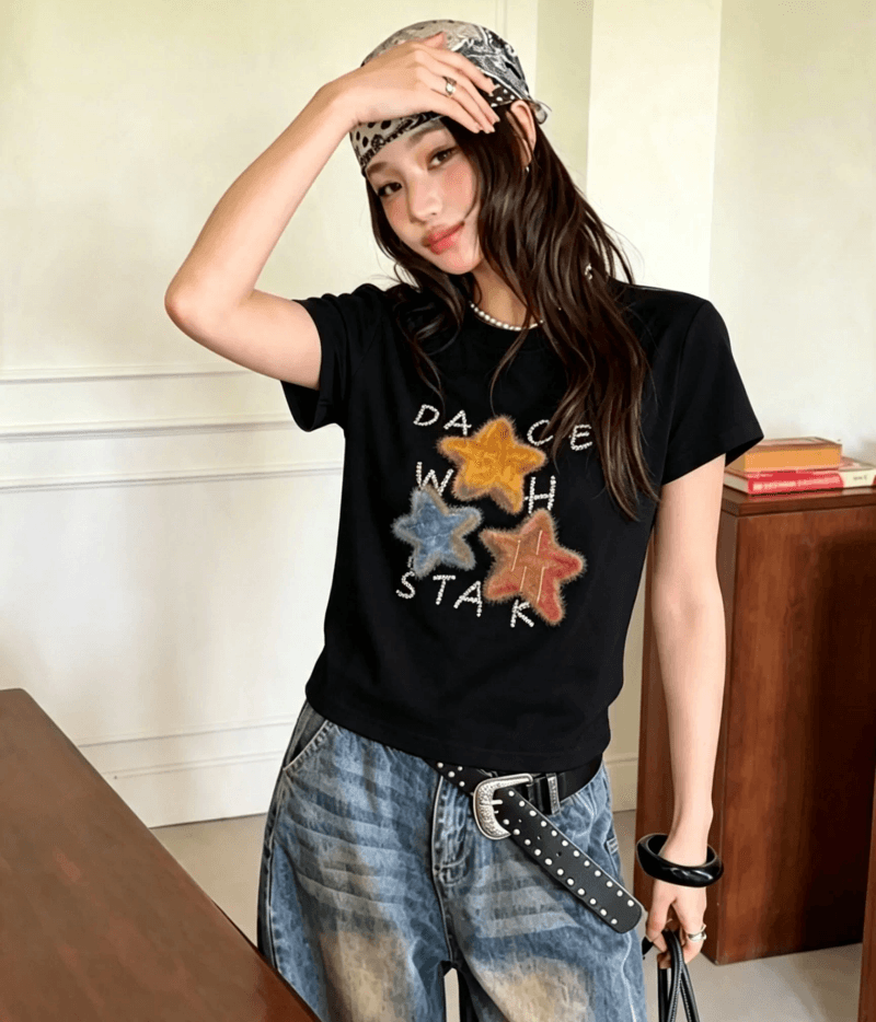 2026 이른 가을 새로운 헤일로 염색 그라데이션 오각형 별 프린트 핫픽스 몸매 가꾸기 쇼트 스타일 패션 라운드 넥 반팔 티셔츠 여성 이미지 4