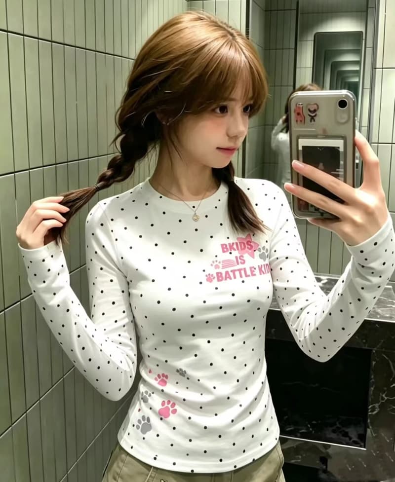 아메리칸 도파민 도트 무늬 긴팔 티셔츠 여성 2026 가을 새로운 디자인 센스 작은 대중 몸매 가꾸기 쇼트 스타일 맨위 트렌디