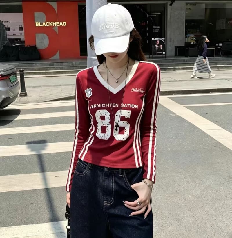 달콤한 차가운 핫걸 배색 V넥 긍정적 인 어깨 긴팔 티셔츠 여성 가을 의상 작은 키 아메리칸 바 스트라이프 프린트 쇼트 스타일 맨위 상세 이미지 2
