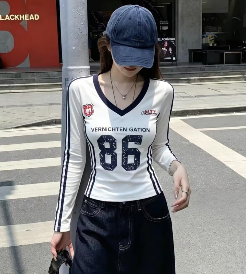 달콤한 차가운 핫걸 배색 V넥 긍정적 인 어깨 긴팔 티셔츠 여성 가을 의상 작은 키 아메리칸 바 스트라이프 프린트 쇼트 스타일 맨위 상세 이미지 4