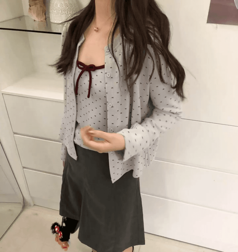 2026 가을 새로운 달콤한 부서 소녀 한 부서 연령 감소 티셔츠 작은 열림 셔츠 나비 넥타이 캐미솔 투피스 세트 이미지 2