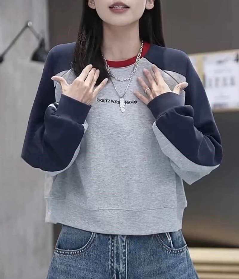 배색 싸움 플러그 어깨 소매 긴팔 후드티 여성 2026 가을 새로운 패션 루즈핏 캐주얼 다용도 슬림해 보이는 맨위 이미지 2