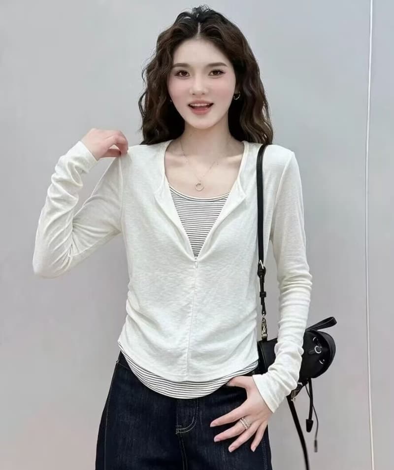 한국 스타일 패션 배색 패치워크 V넥 페이크 레이어드 티셔츠 여성 2026 이른 가을 몸매 가꾸기 슬림해 보이는 만나는 긴팔 맨위 트렌디 상세 이미지 3