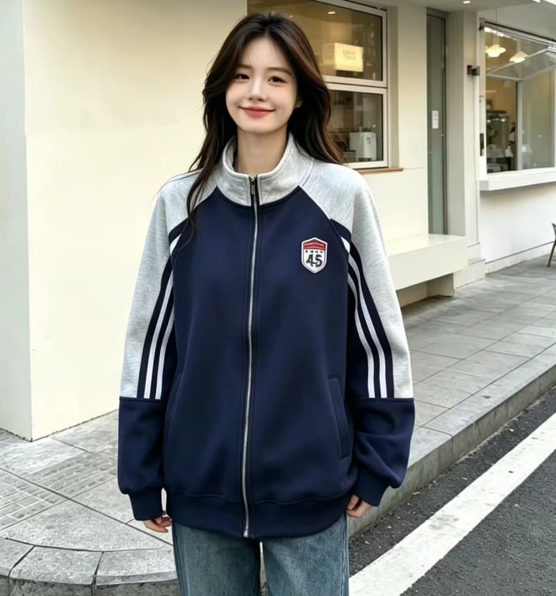 아메리칸 레트로 배색 스트라이프 휘장 알파벳 스탠드 칼라 후드티 여성 코트 가을 겨울 학원 스타일 오픈 가디건 재킷 맨위 이미지 3
