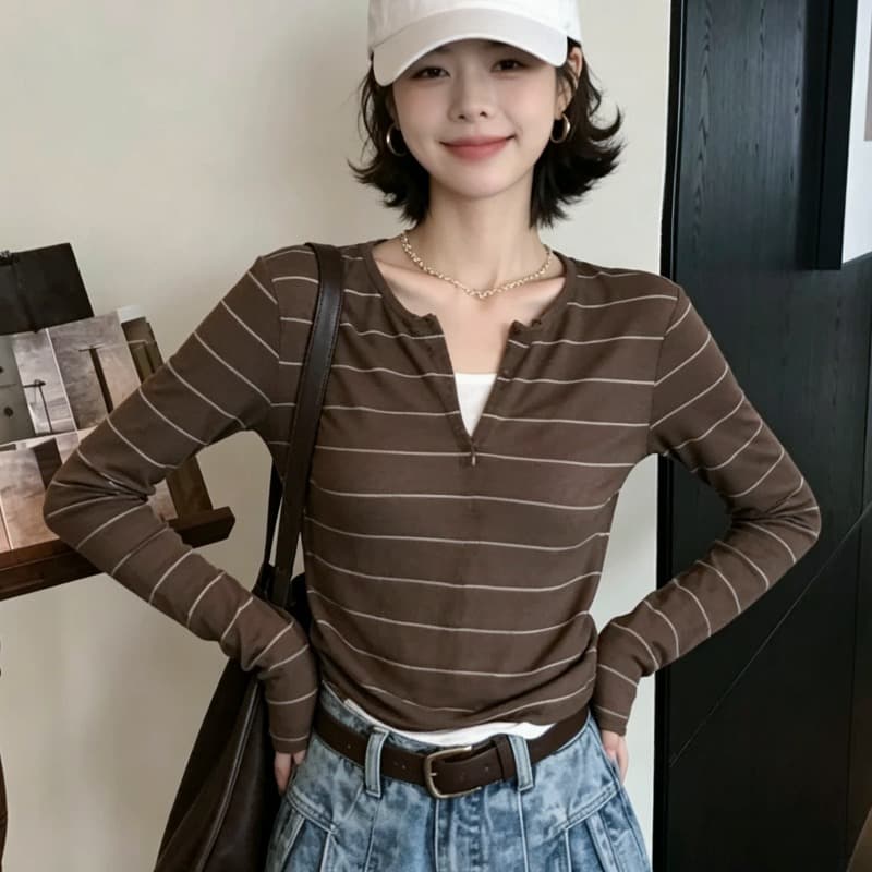 한 부서 디자인 센스 스트라이프 페이크 레이어드 반 개방 지퍼 긴팔 티셔츠 여성 2026 가을 몸매 가꾸기 슬림해 보이는 V넥 맨위 이미지 5