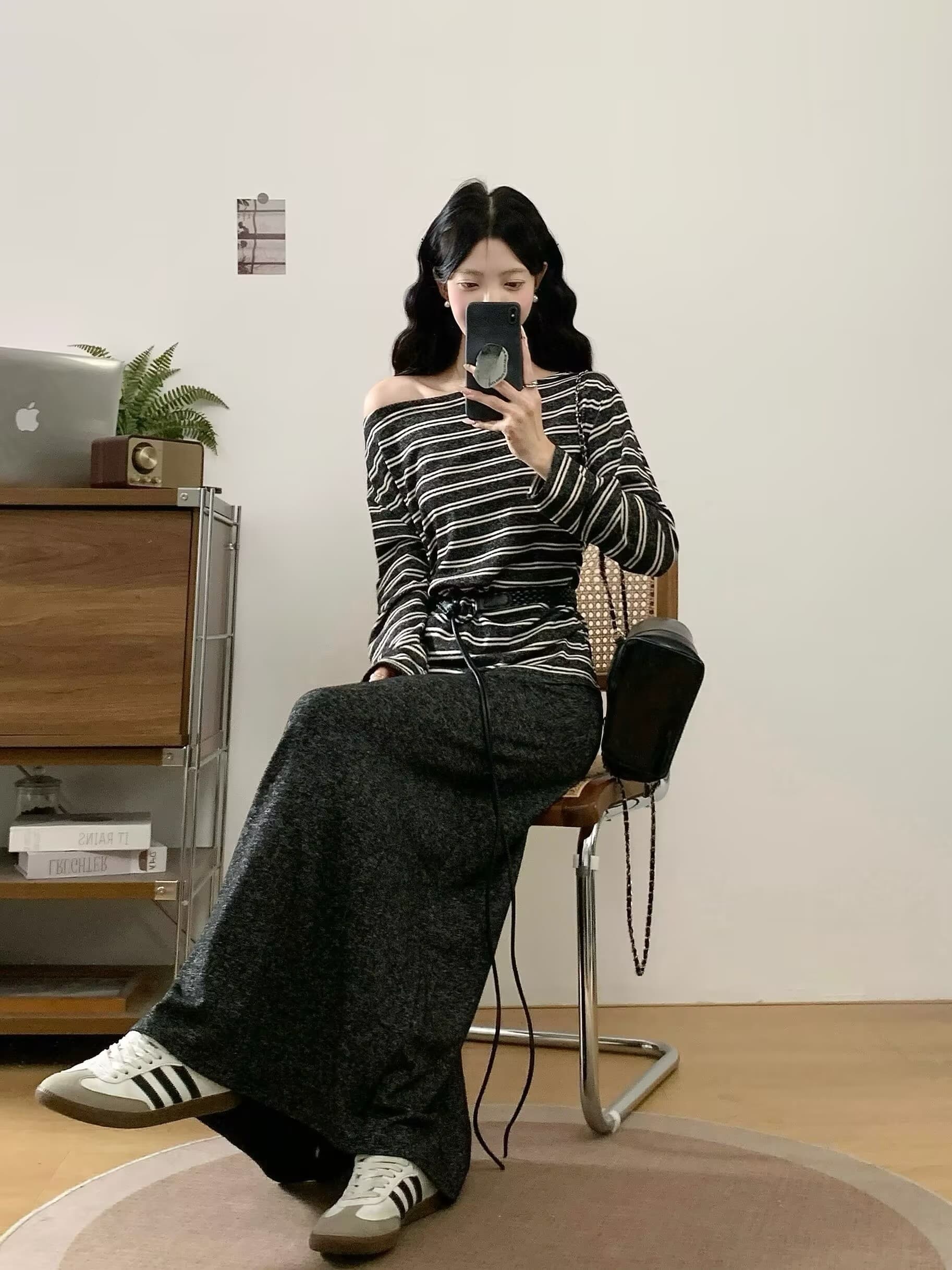 실사 빅 사이즈 오프숄더 허리 수축 슬림해 보이는 긴팔 스트라이프 티셔츠 하이웨이스트 트임 반신 스커트 투피스 세트 상세 이미지 10