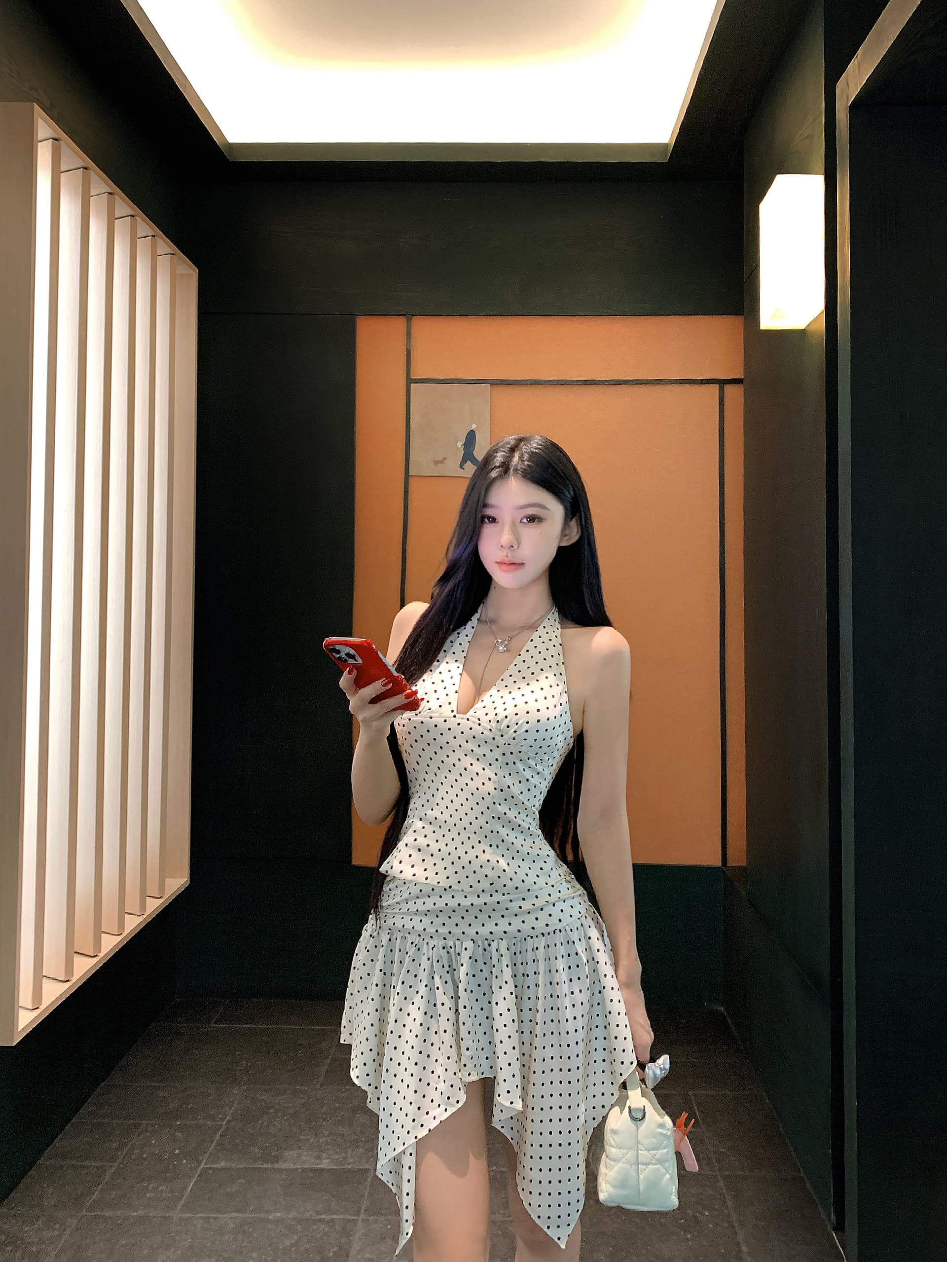 실사 정가 도트 무늬 지퍼 팬 사랑 핫걸 섹시함 V넥 행침 목 맨위 불규칙 주름 장식 반신 치마 세트 상세 이미지 4