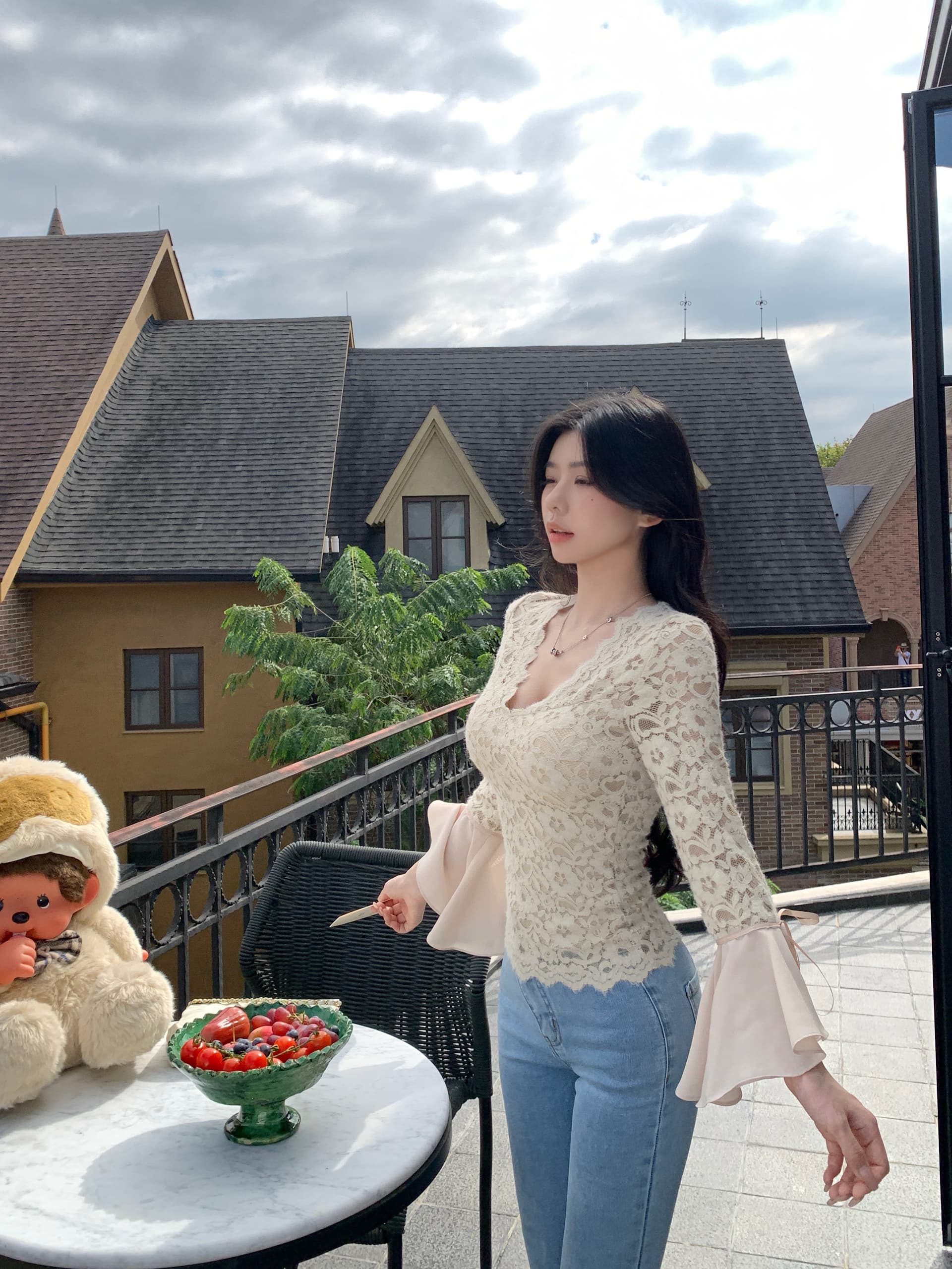 실사 정가 V넥 홀로우 아웃 레이스 연꽃 잎 소매 맨위 몸매 가꾸기 대 나팔 넓은 다리 거친 가장자리 청바지 세트 상세 이미지 12