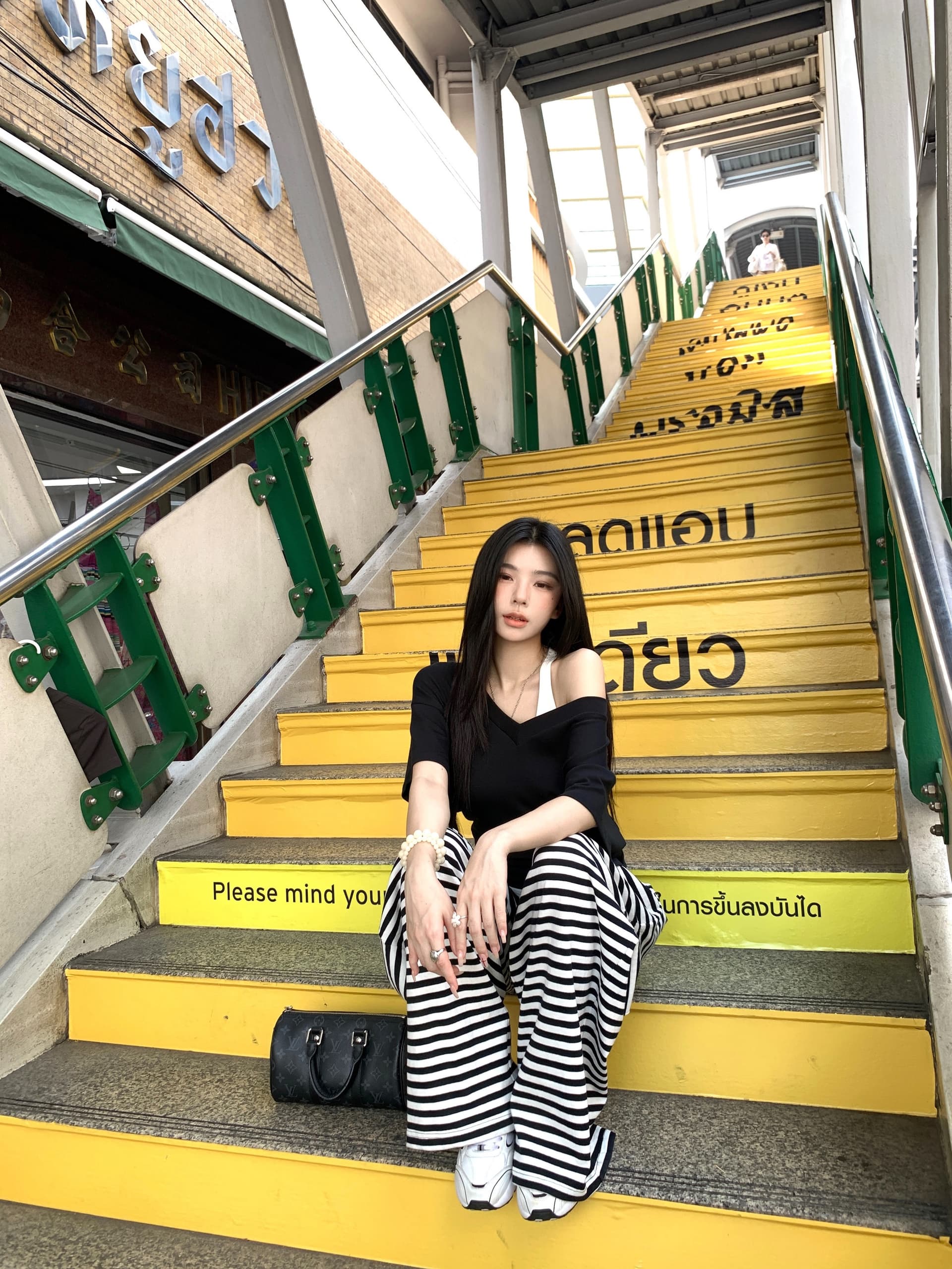 실사 정가 스택 착용 단어 조끼 V 칼라 반팔 티셔츠 루즈핏 스트라이프 배색 허리 머리 다용도 캐주얼 긴 바지 상세 이미지 7