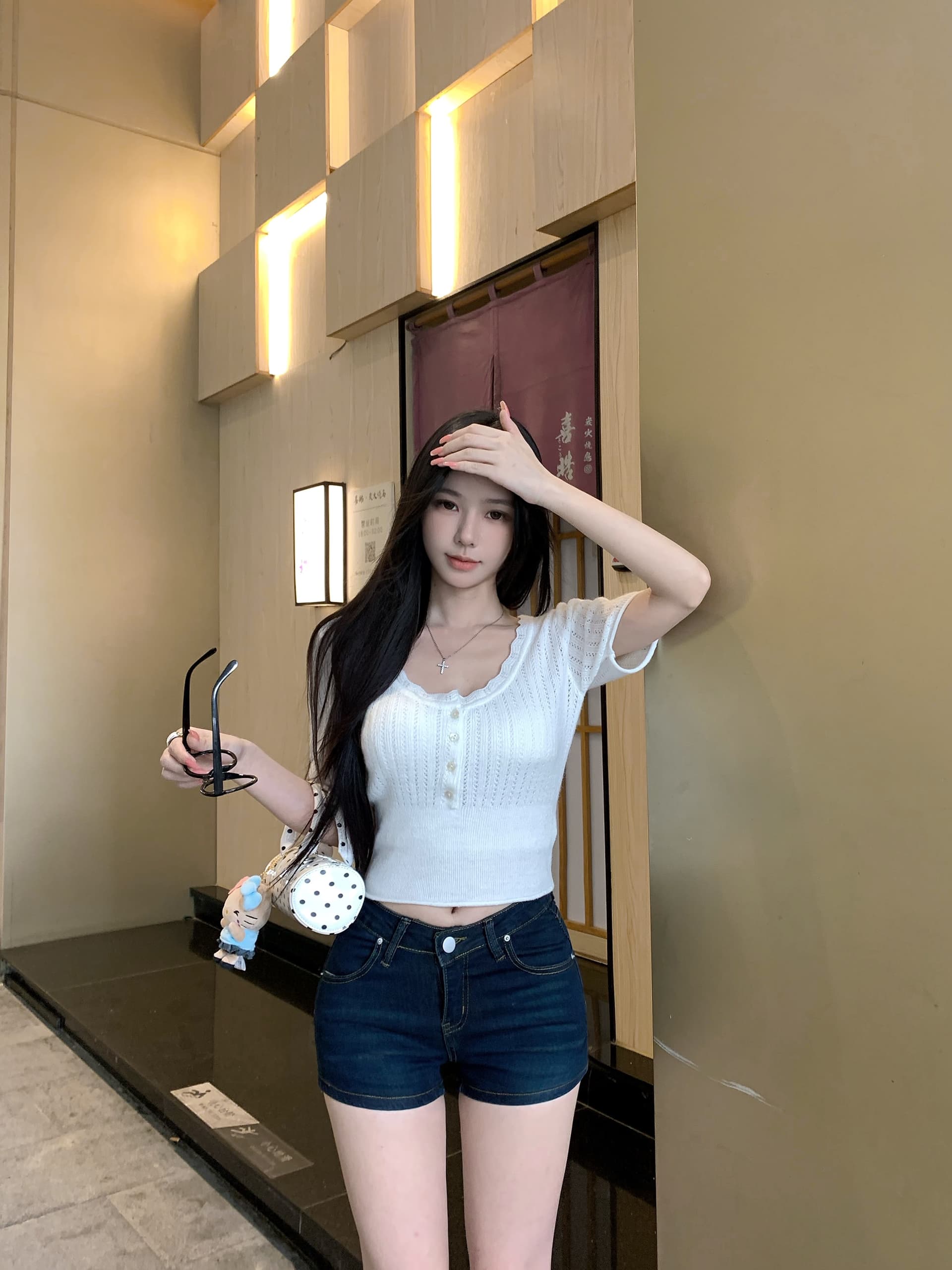 실사 정가 여름 V넥 홀로우 아웃 레이스 허리 수축 반팔 니트 맨위 로우 웨이스트 다용도 슬림해 보이는 펭 넓적 다리 반바지