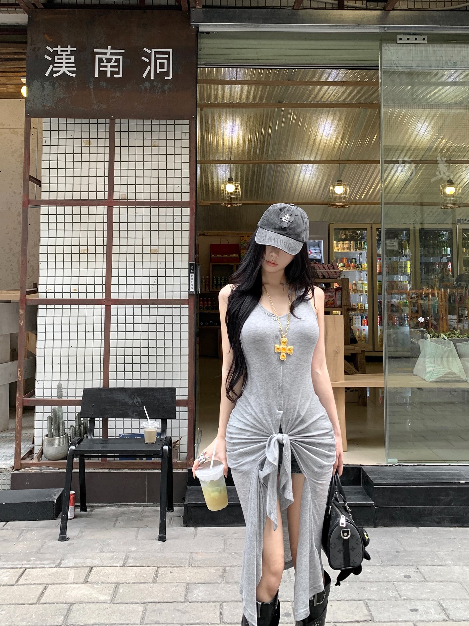 실사 정가 패션 디자인 센스 핫걸 민소매 조끼 여성 여름 단추 신제품 작은 대중 페이크 레이어드 맨위 이미지 4